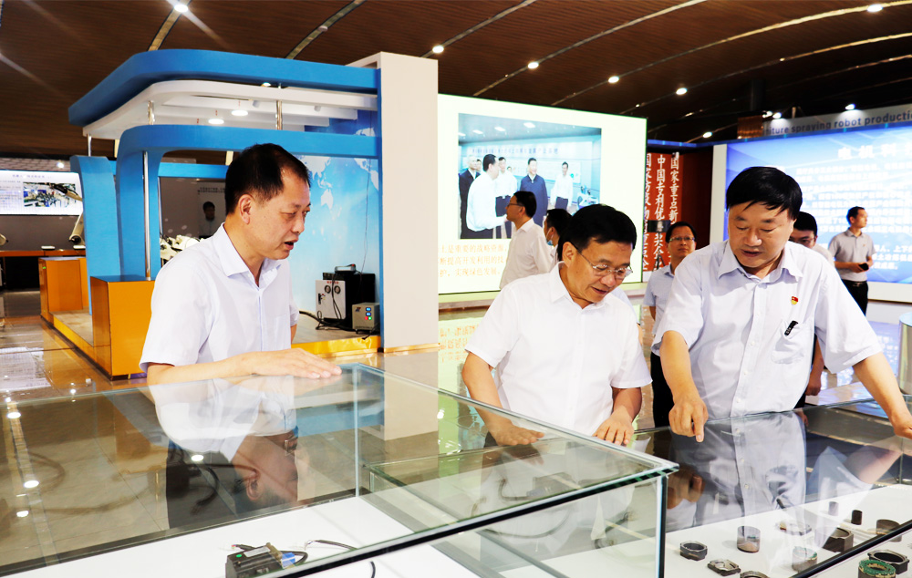 Liu Qiang, Member of the Standing Committee of the Jiangxi Provincial Party Committee and Minister of Organization, visited our company